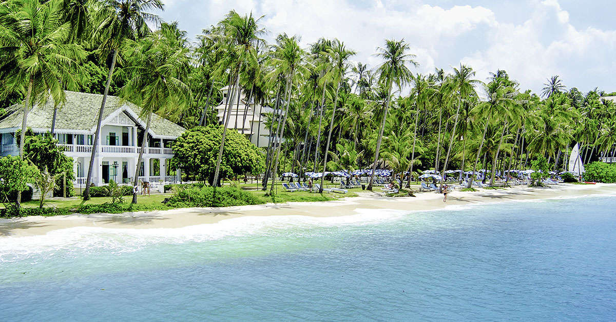 Een foto van de buitenkant van Cape Panwa Hotel