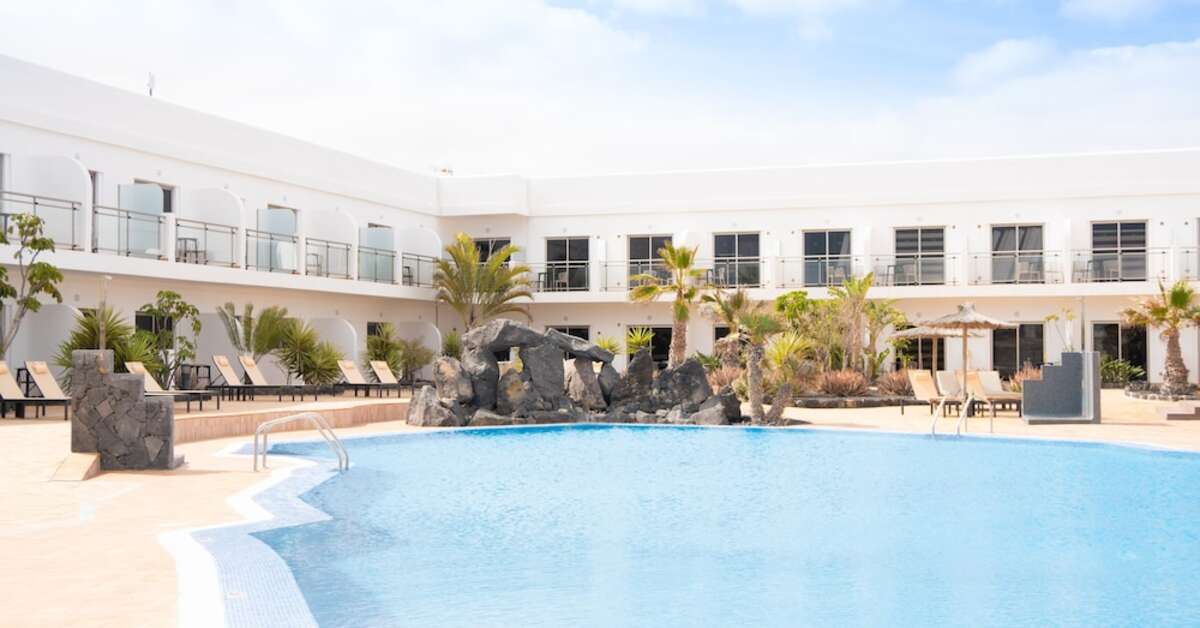Een foto van het zwembad bij Hotel Coral Cotillo Beach