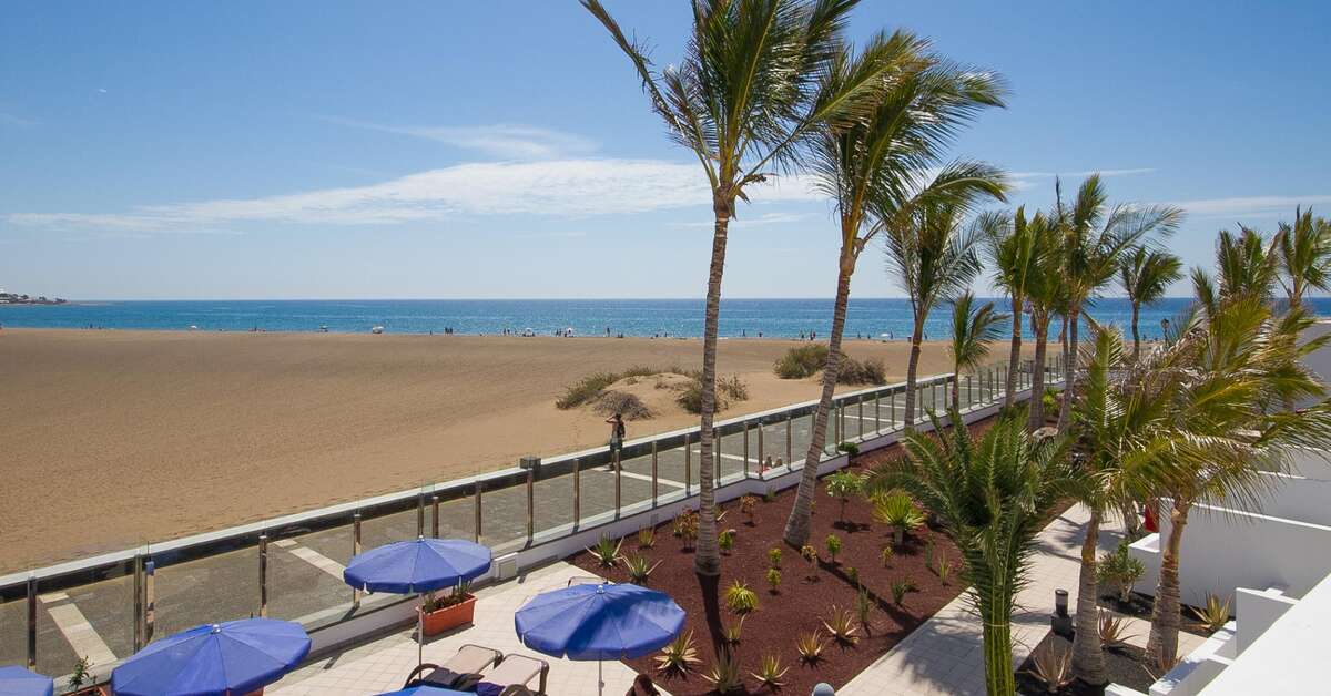 Ein Foto von der Außenansicht des Hotel Las Costas