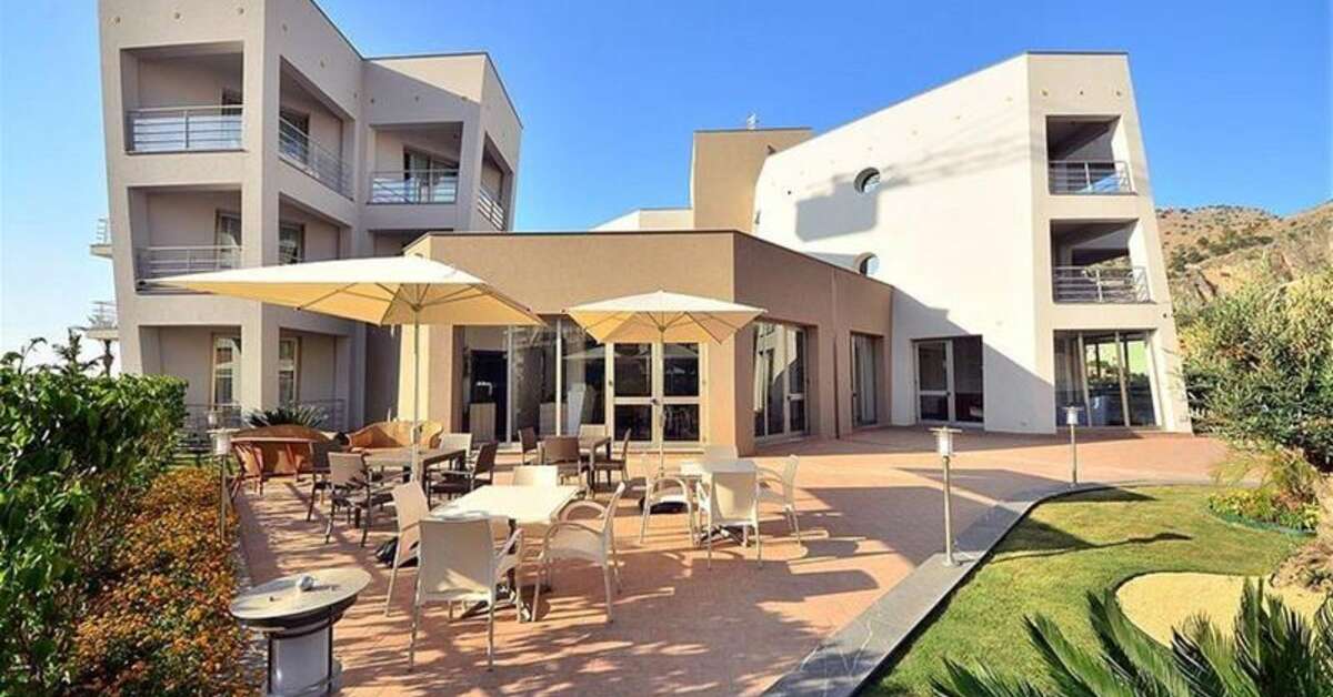 Ein Foto von der Terrasse im Hotel Astro Suite