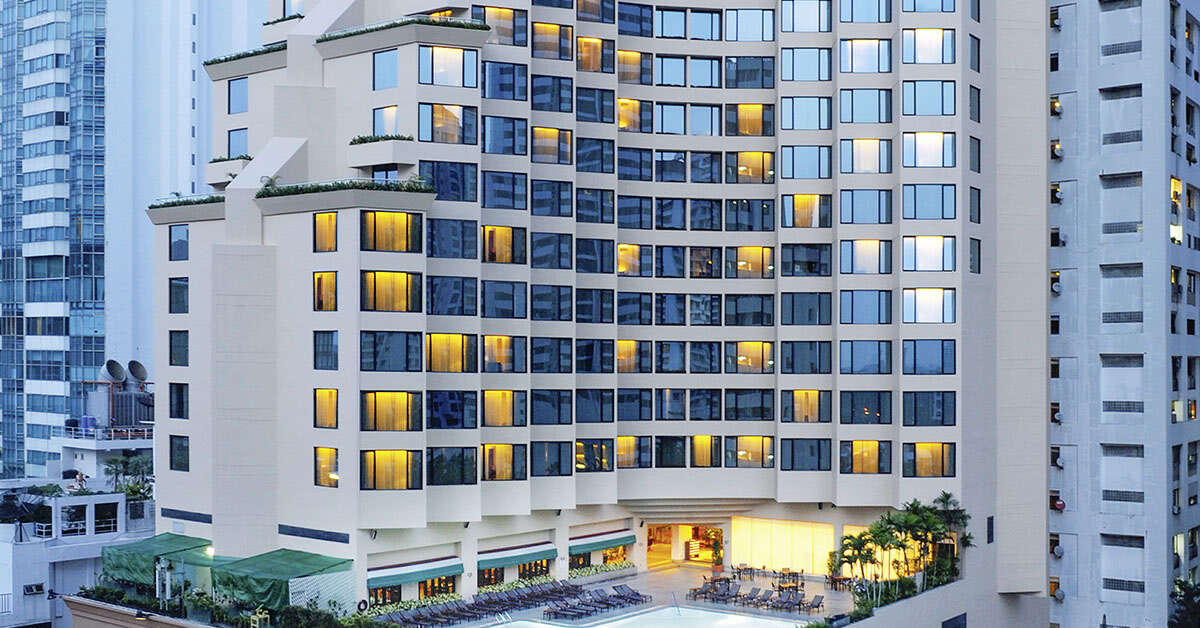 Een foto van het zwembad bij Rembrandt Hotel & Towers