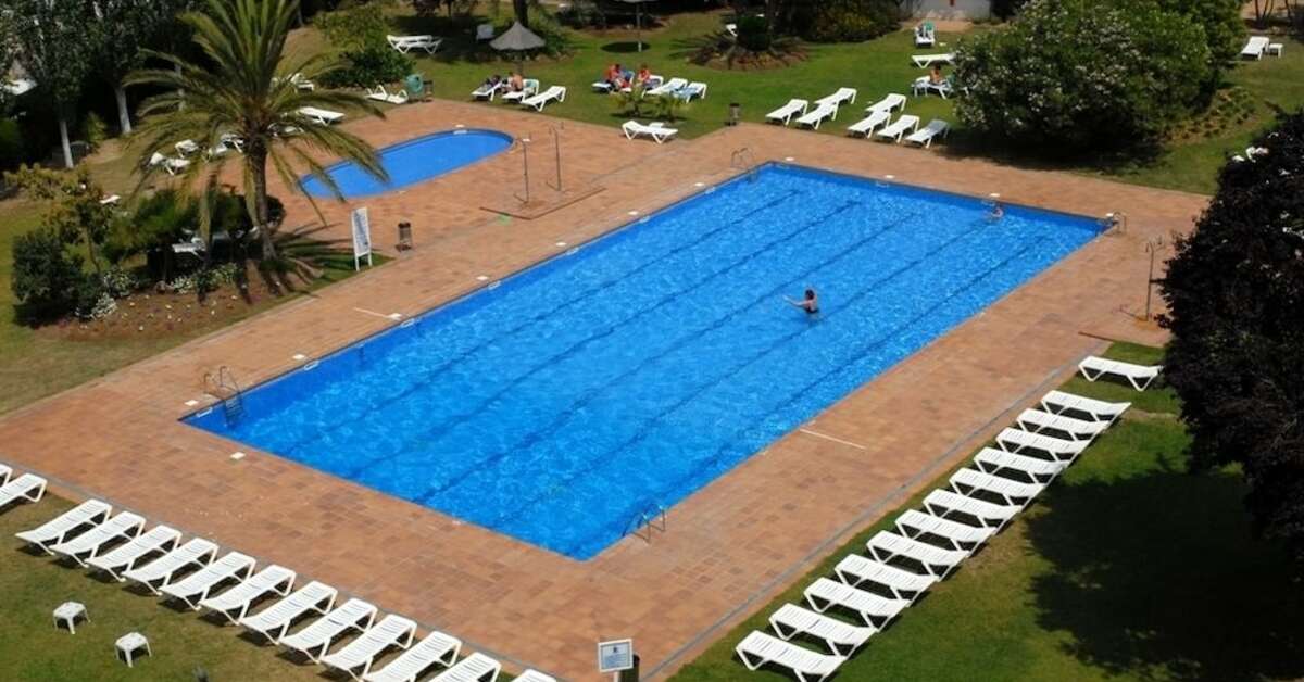 Een foto van het zwembad bij Hotel Surf-Mar by Samba Hotels
