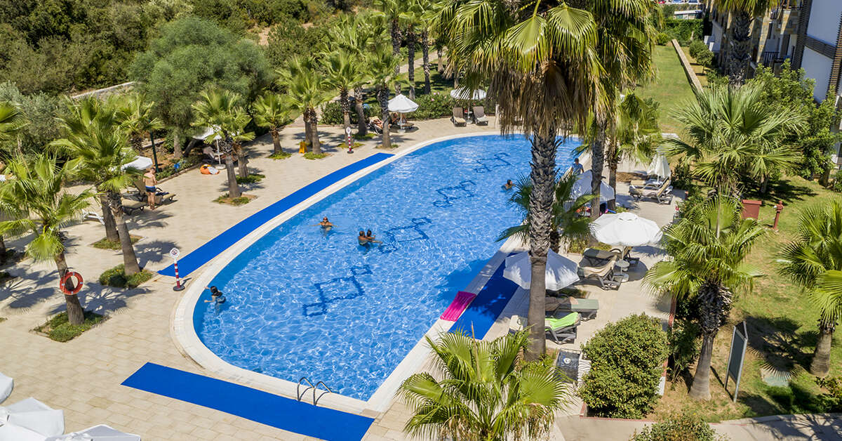 Een foto van het zwembad bij Green Bay Resort & Spa