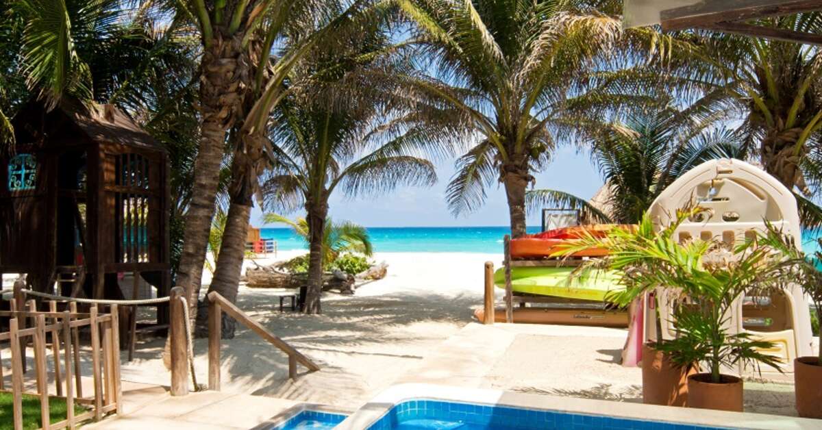 Een foto van het zwembad bij Flamingo Cancun Resort
