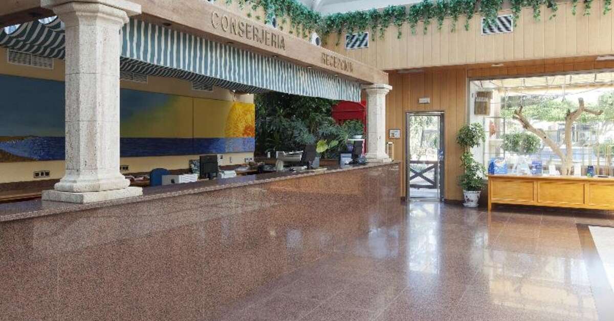 Een foto van het interieur van Playasol Hotel
