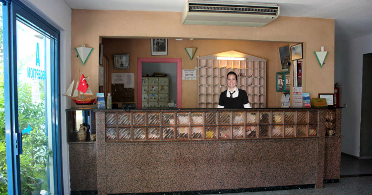 Een foto van het interieur van Aymes Hotel