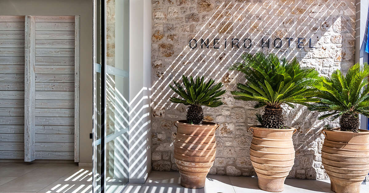 Een foto van de buitenkant van Oneiro Boutique Hotel