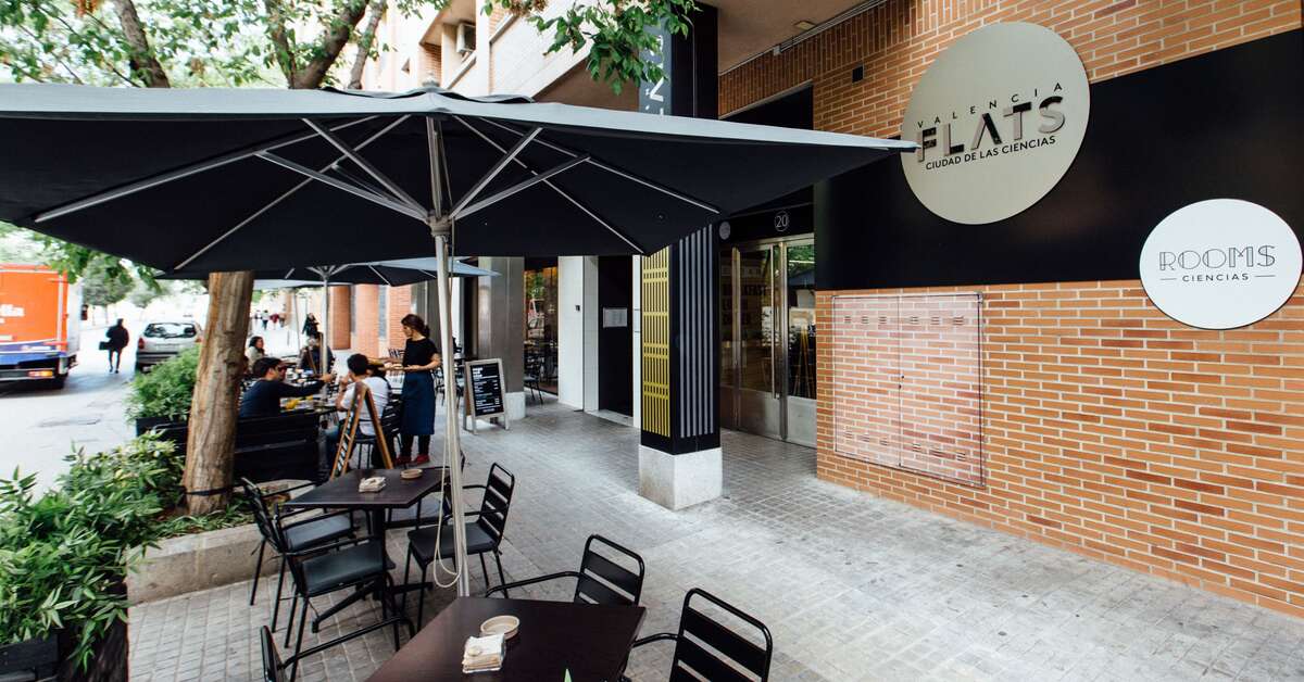 Een foto van het terras bij Valenciaflats Ciudad de las Ciencias