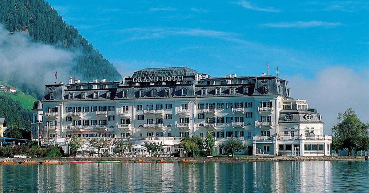 Een foto van de buitenkant van Grand Hotel Zell am See