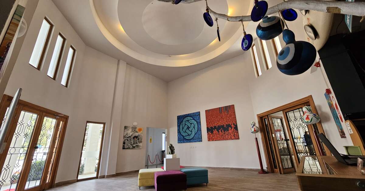 Een foto van het interieur van Serpina Hotel