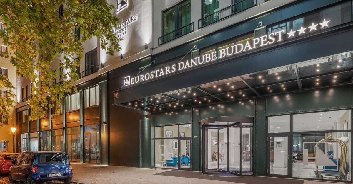 Een foto van de buitenkant van Eurostars Danube Budapest