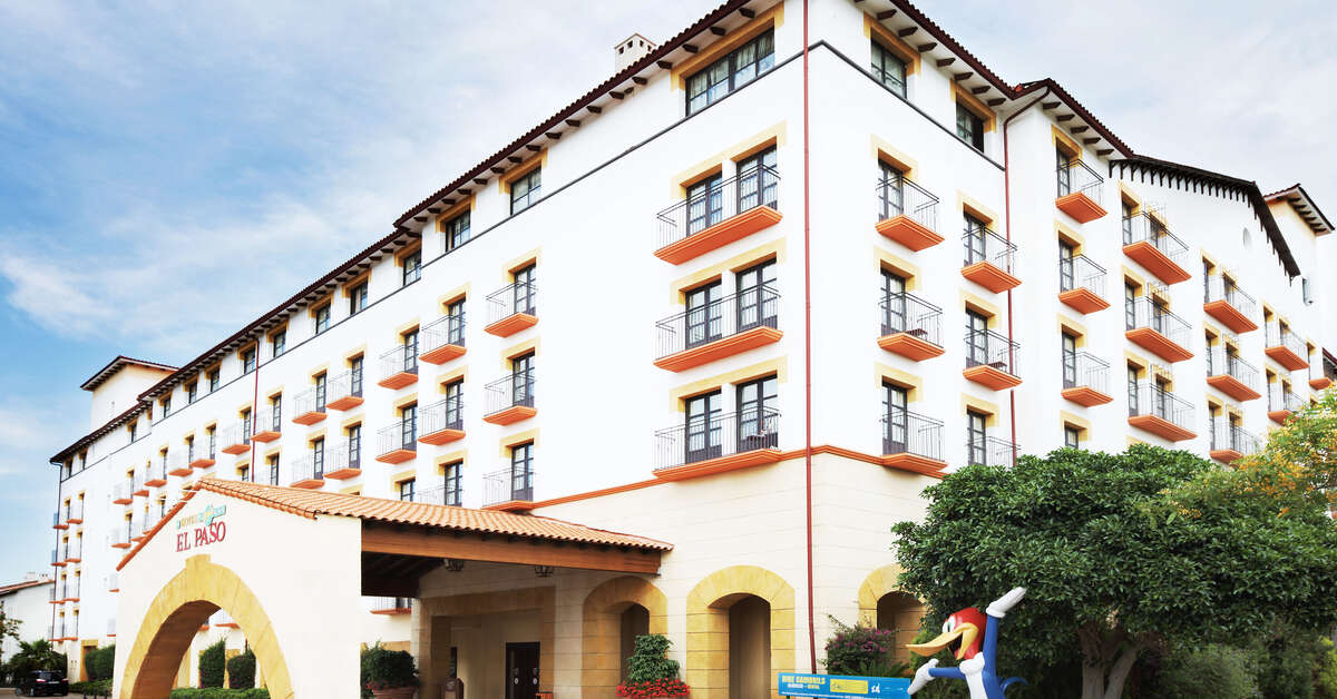 Een foto van de buitenkant van PortAventura Hotel El Paso