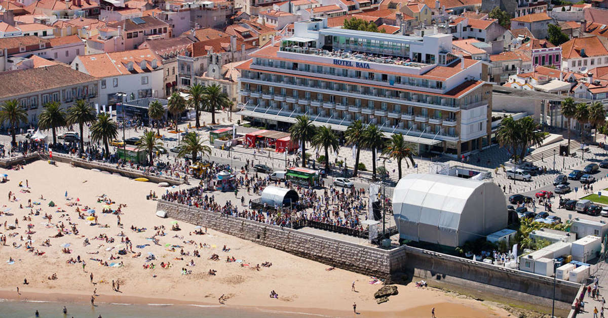 Een foto van de buitenkant van Hotel Baia
