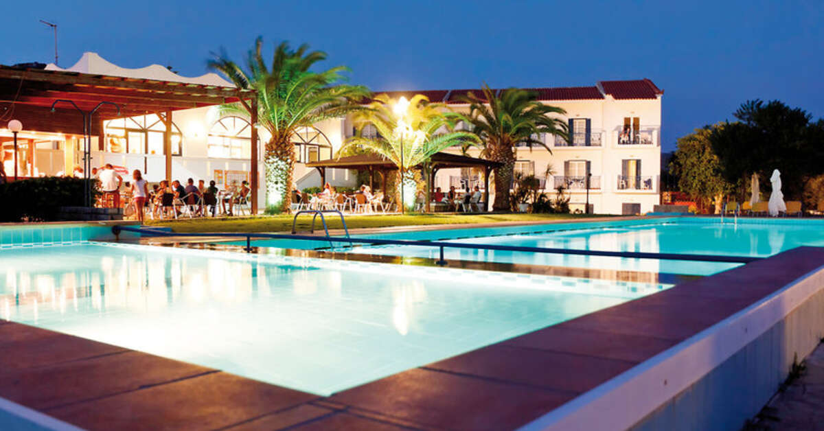 Een foto van het zwembad bij Hotel Saint Nicholas