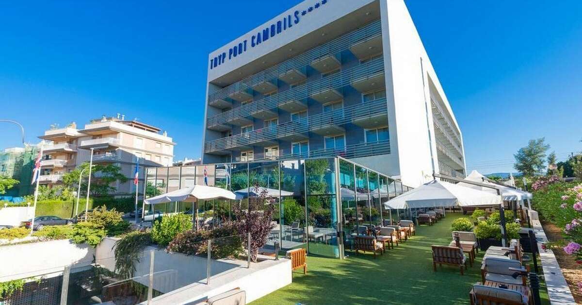 Een foto van de buitenkant van Sol Port Cambrils Hotel