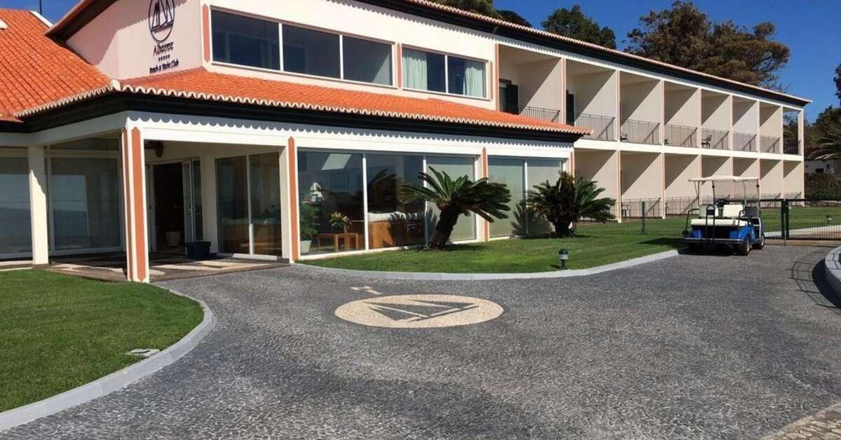 Een foto van de buitenkant van Albatroz Beach & Yacht Club