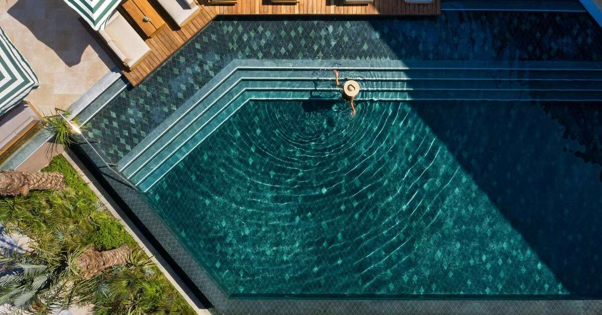 Een foto van het zwembad bij Daios Cove Luxury Resort & Villas