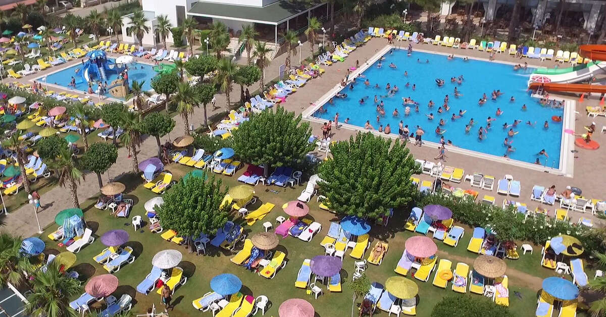 Een foto van het zwembad bij Hotel Grand Efe