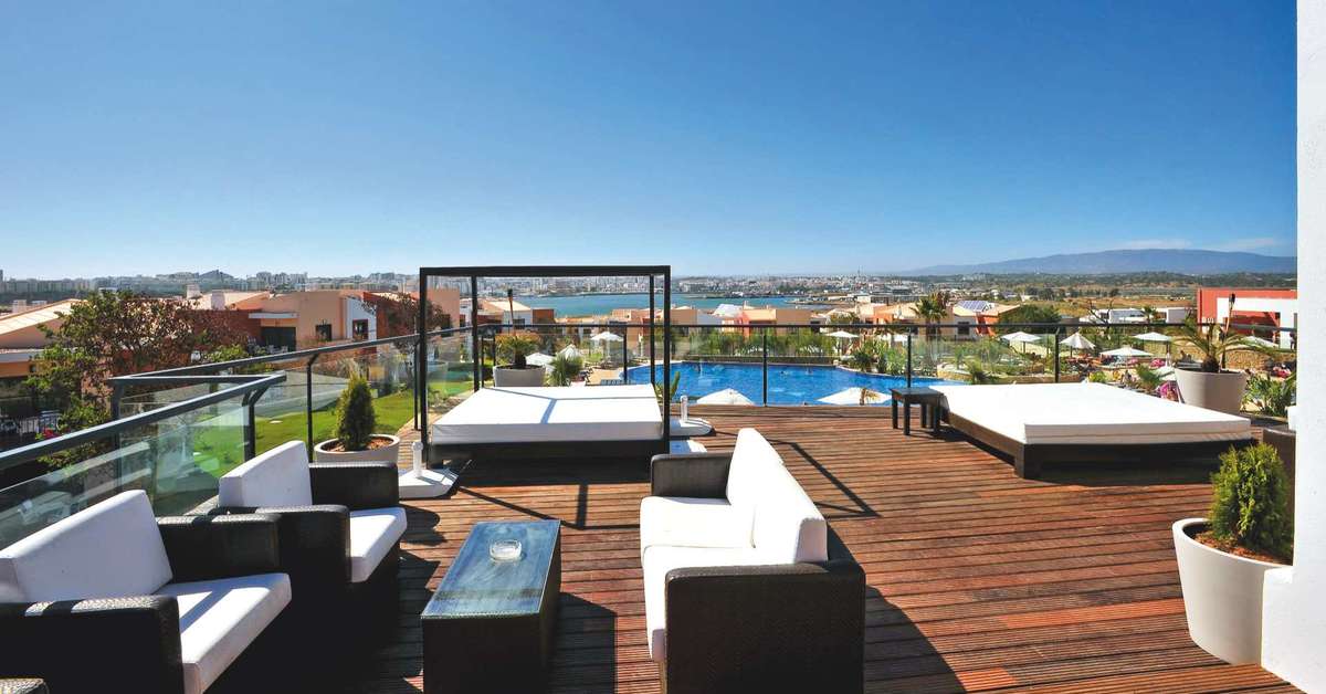 Een foto van het terras bij Aparthotel Vitor's Village