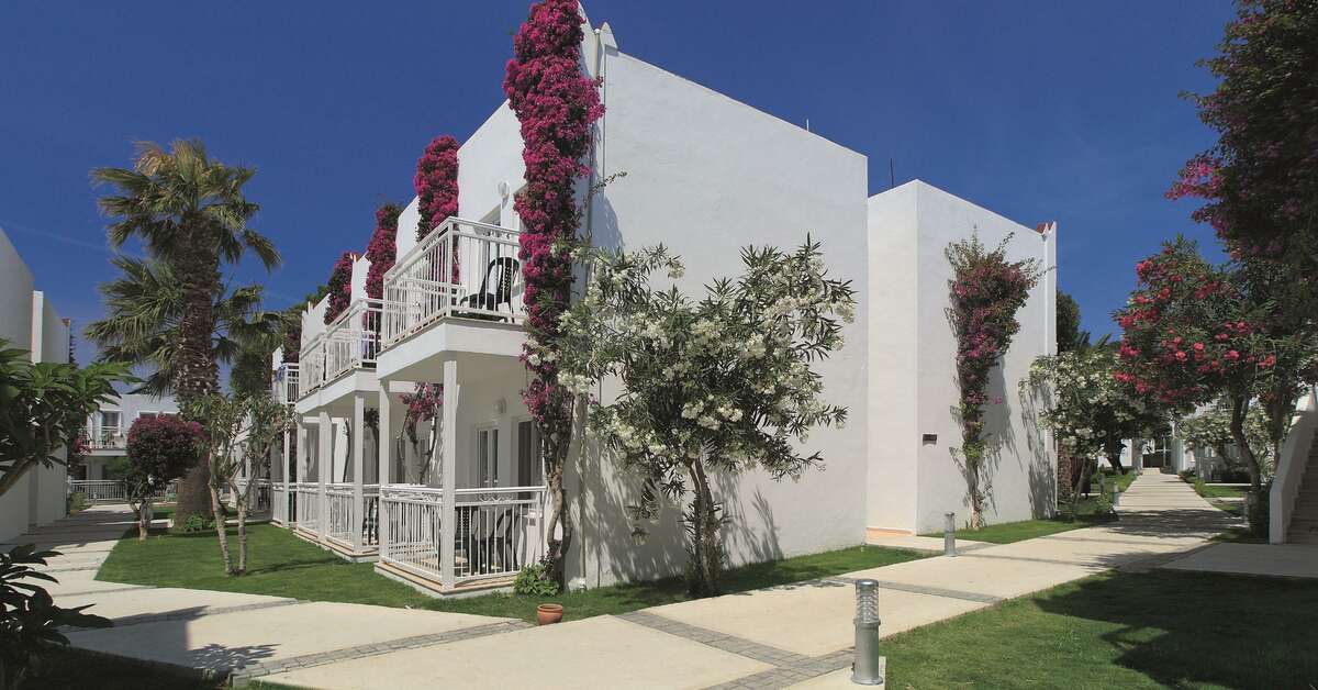 Een foto van de buitenkant van Petunya Beach Resort
