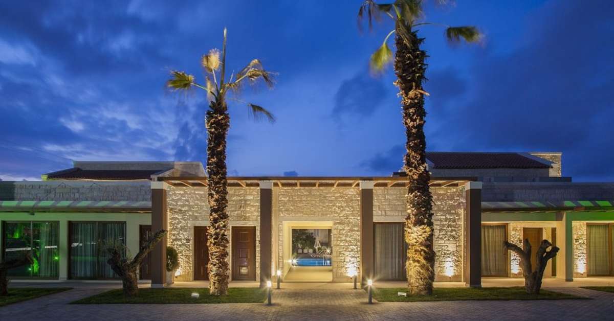 Een foto van de buitenkant van Suneo Althea Village
