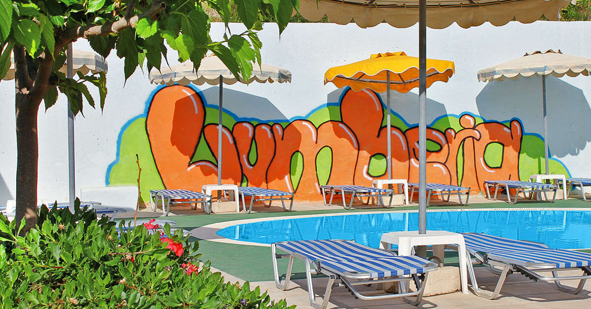 Een foto van het zwembad bij Lymberia Hotel