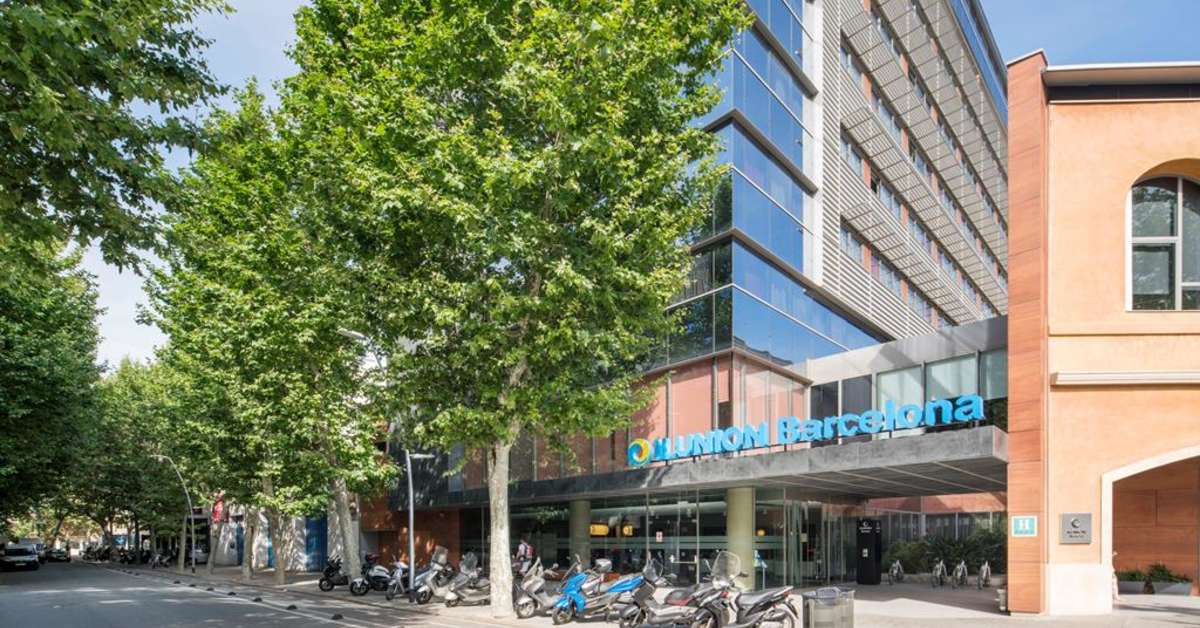 Ein Foto von der Außenansicht des Hotel Ilunion Barcelona