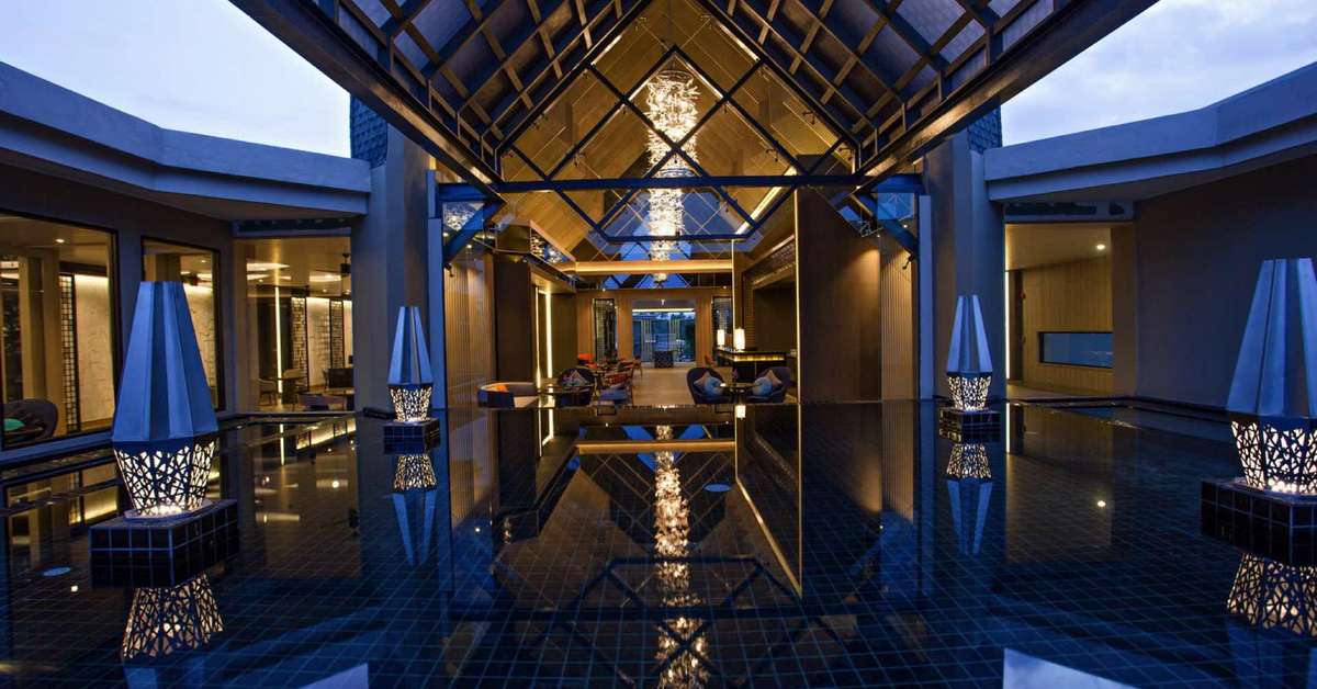 Ein Foto von der Außenansicht des Le Meridien Khao Lak Resort & Spa