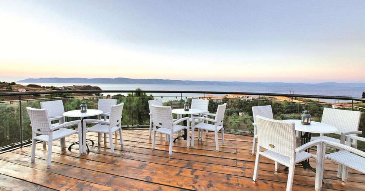 Een foto van het terras bij Sunrise Resort
