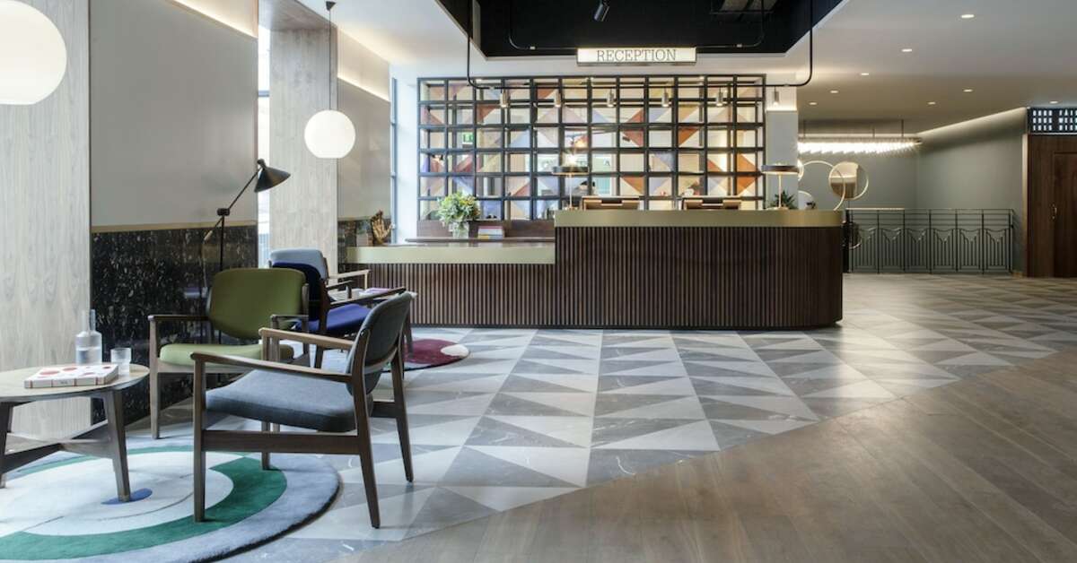 Een foto van het interieur van The Alex