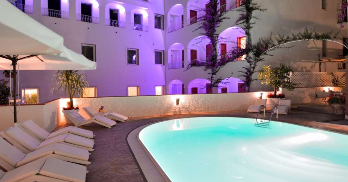 Een foto van het zwembad bij Hotel Villa Romana