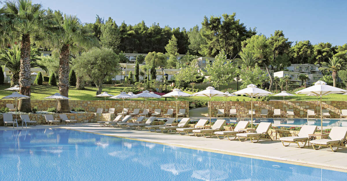 Een foto van het zwembad bij Sani Beach Club
