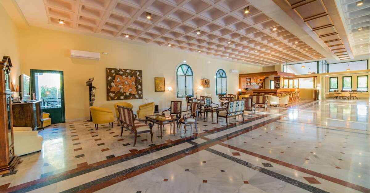 Een foto van het interieur van Ilaria Hotel