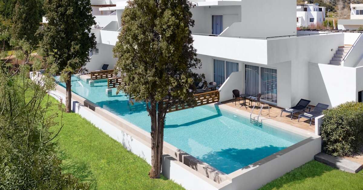Een foto van het zwembad bij Belmare Hotel