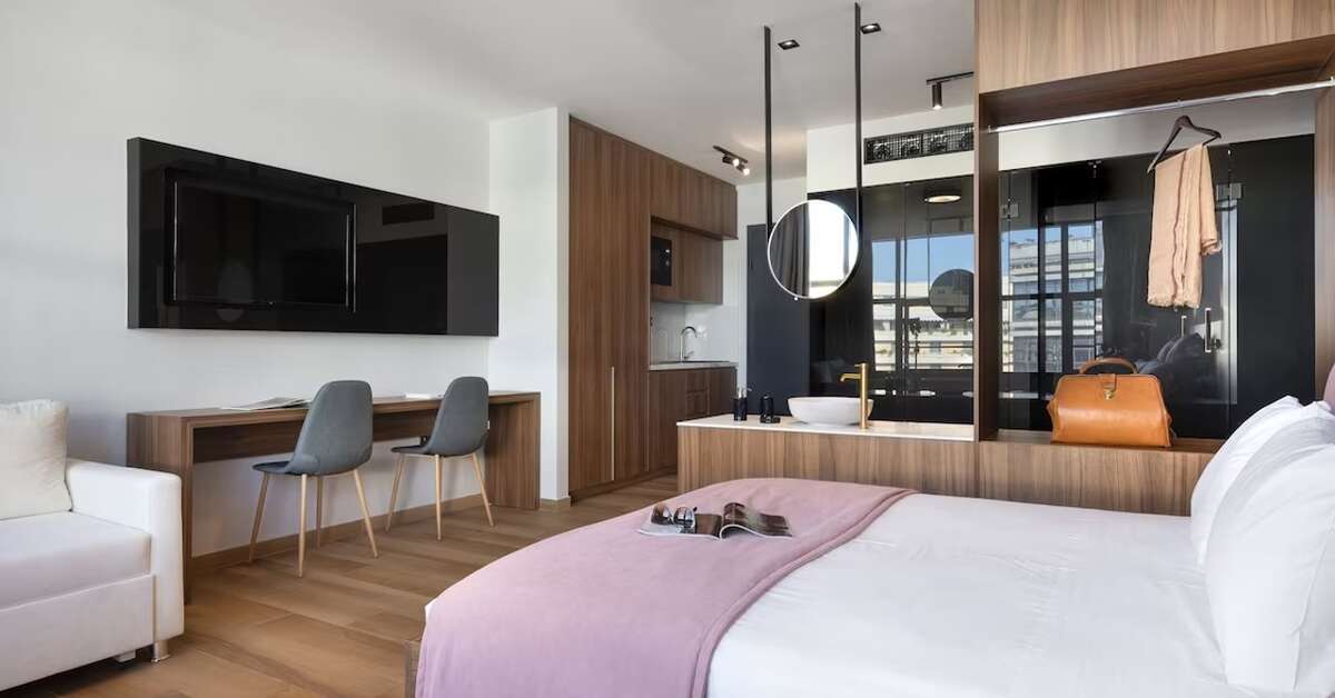 Een foto van The Newel Acropolis