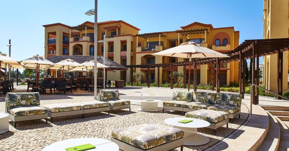 Een foto van het terras bij The Residence Vilamoura