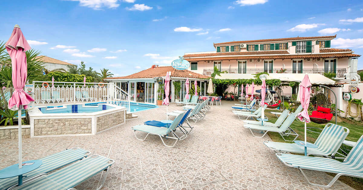 Een foto van het terras bij Acapulco Marinos Appartementen I