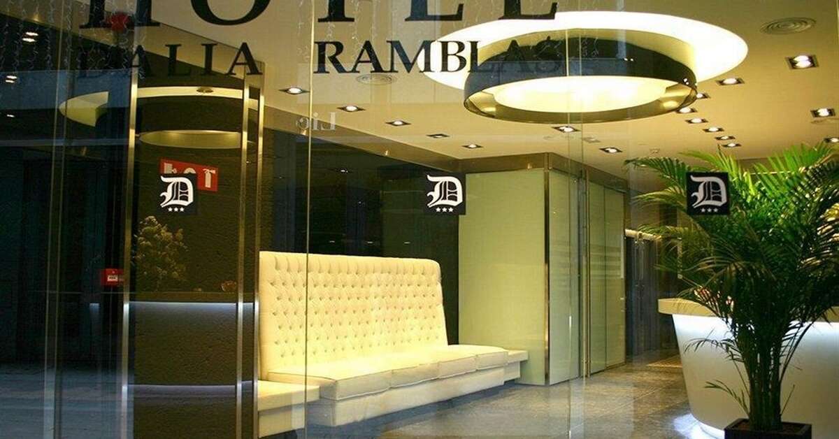 Een foto van de buitenkant van Dalia Ramblas hotel