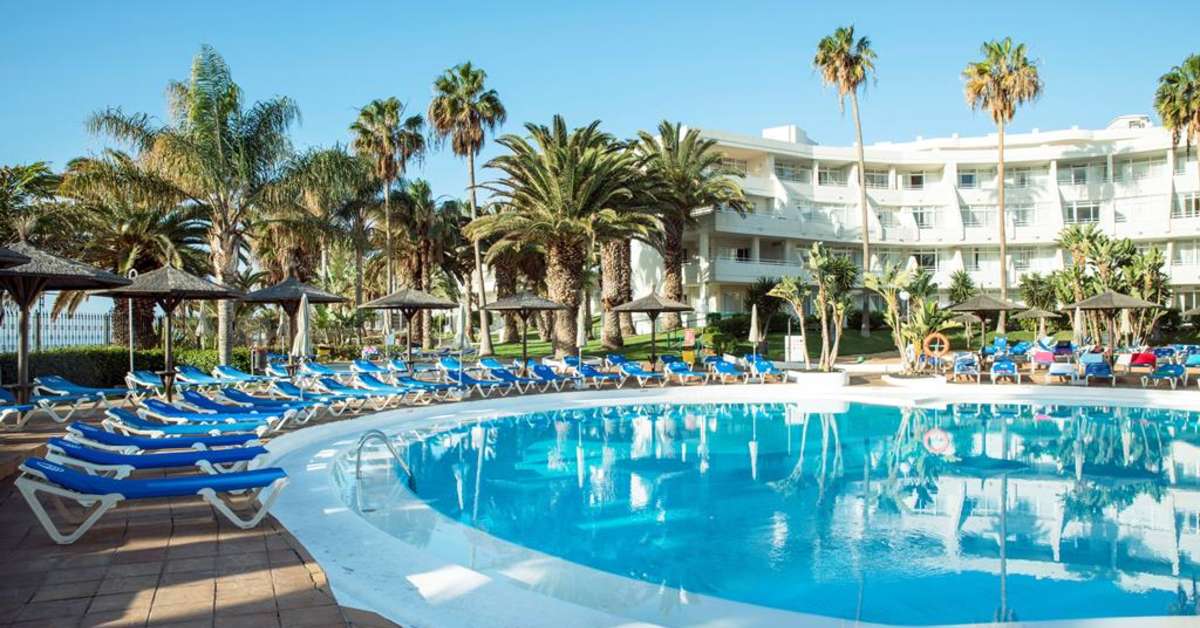 Een foto van het zwembad bij Sol Lanzarote