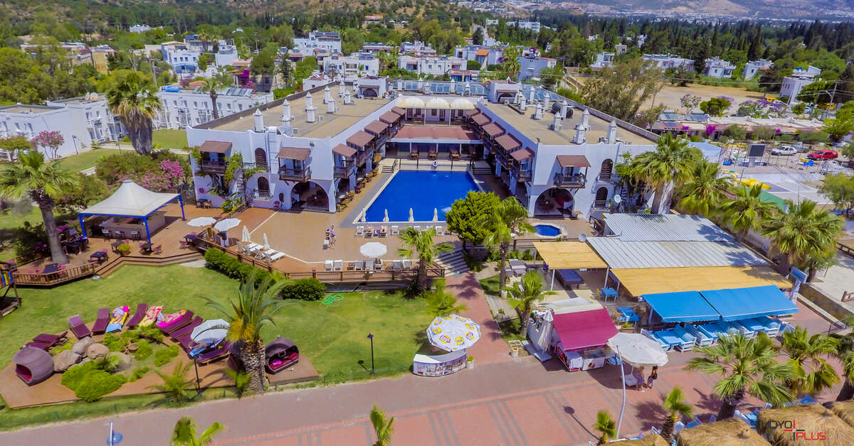 Een foto van het zwembad bij Costa Bitezhan Hotel