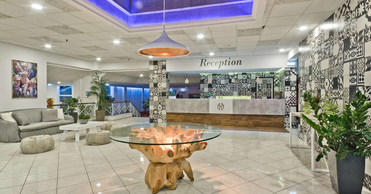 Een foto van het interieur van Miramare Bay