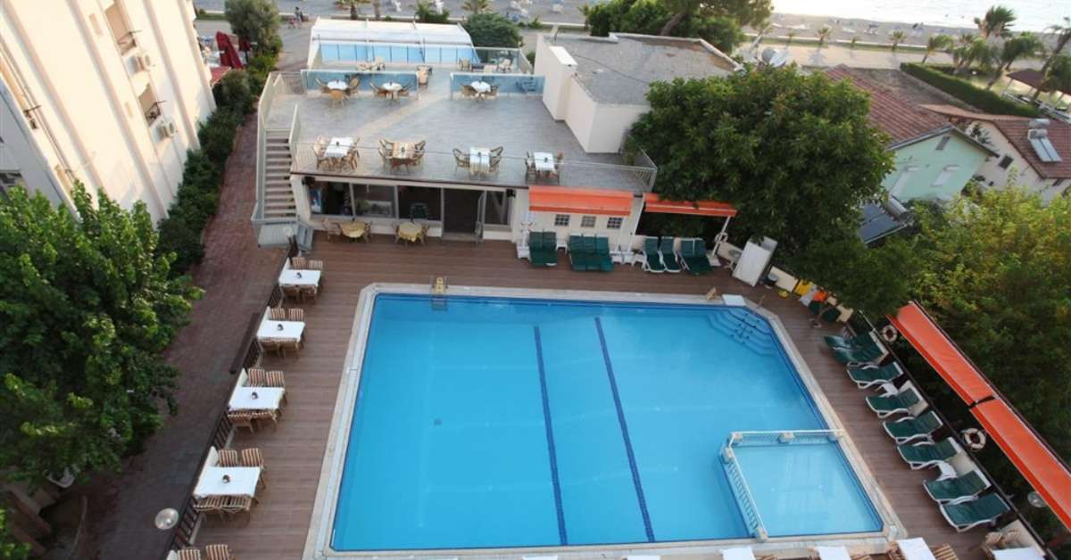Ein Foto vom Pool im Malhun Hotel