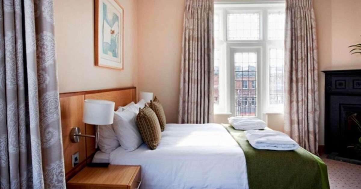 Een foto van The Crown Hotel London