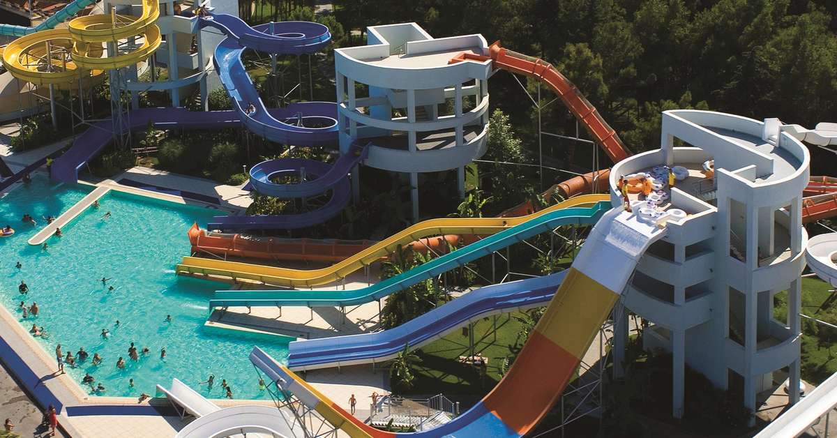 Een foto van het zwembad bij Rixos Sungate