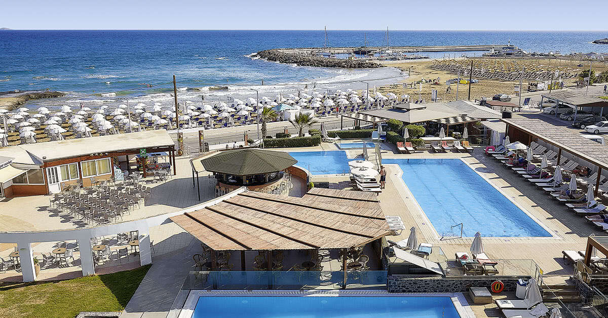 Een foto van het zwembad bij Hotel Astir Beach