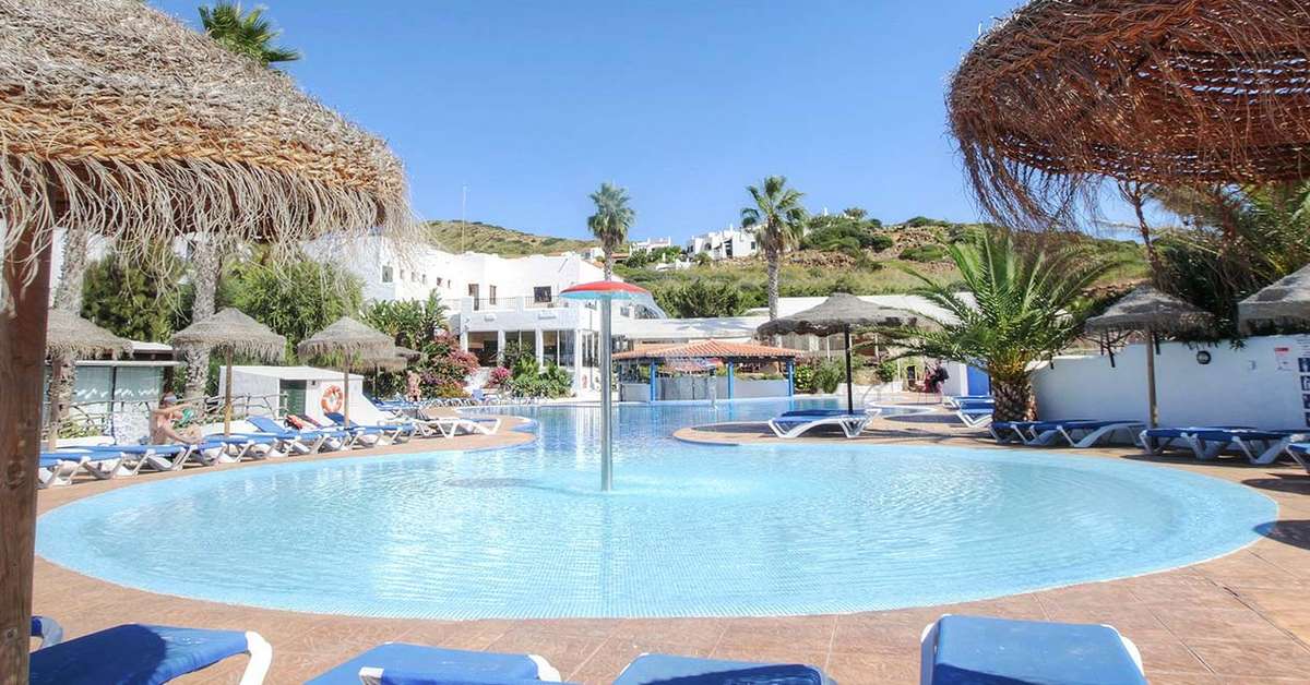 Een foto van het zwembad bij Carema Club Resort
