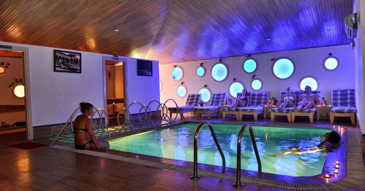 Een foto van het zwembad bij Grand Uysal Beach & Spa Hotel
