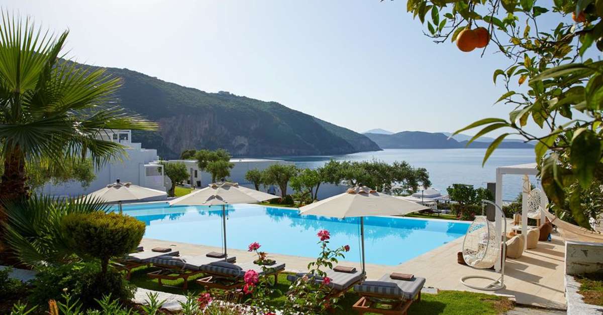 Een foto van het zwembad bij Lichnos Beach Hotel & Suites