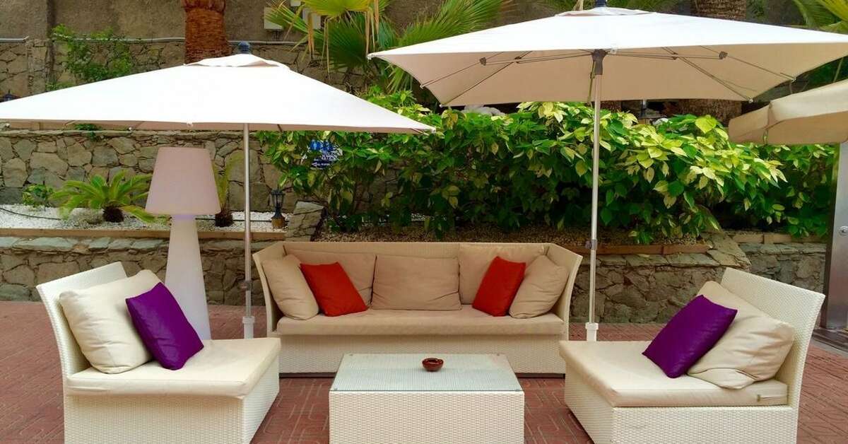Een foto van het terras bij MUR Hotel Neptuno