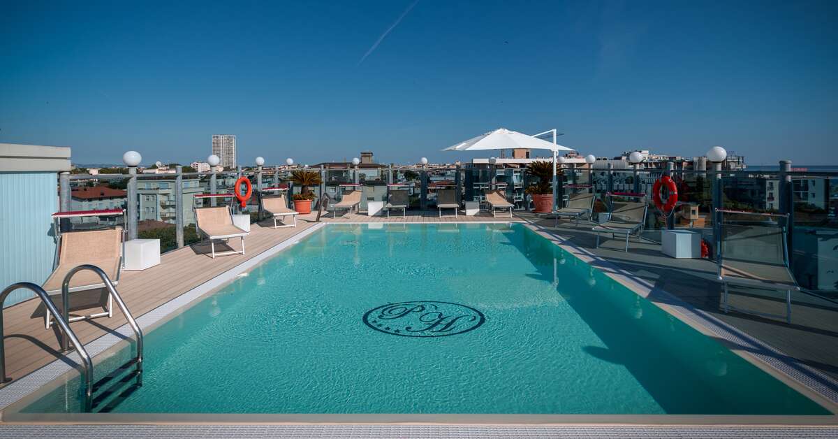 Een foto van het zwembad bij Hotel President Rimini